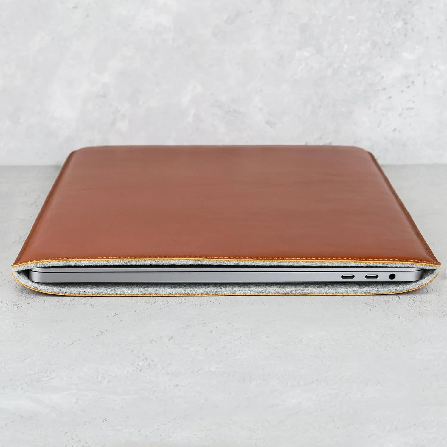 Casemade Real Leather Laptop Sleeve for MacBook Pro & Air Fits 13, 14, 15 & 16 Inch - Genuine Full Grain Leather with Soft Wool Lining (16-inch - 2019)