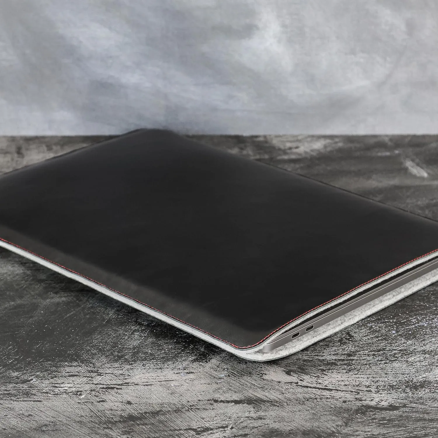 Casemade Real Leather Laptop Sleeve for MacBook Pro & Air Fits 13, 14, 15 & 16 Inch - Genuine Full Grain Leather with Soft Wool Lining (16 Inch -2021  M1/M2/M3/M4)